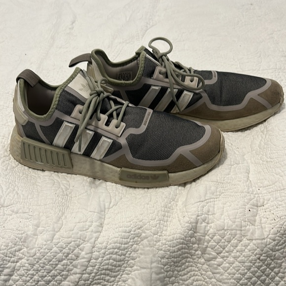 Adidas NMD R1 - Picture 2 of 3